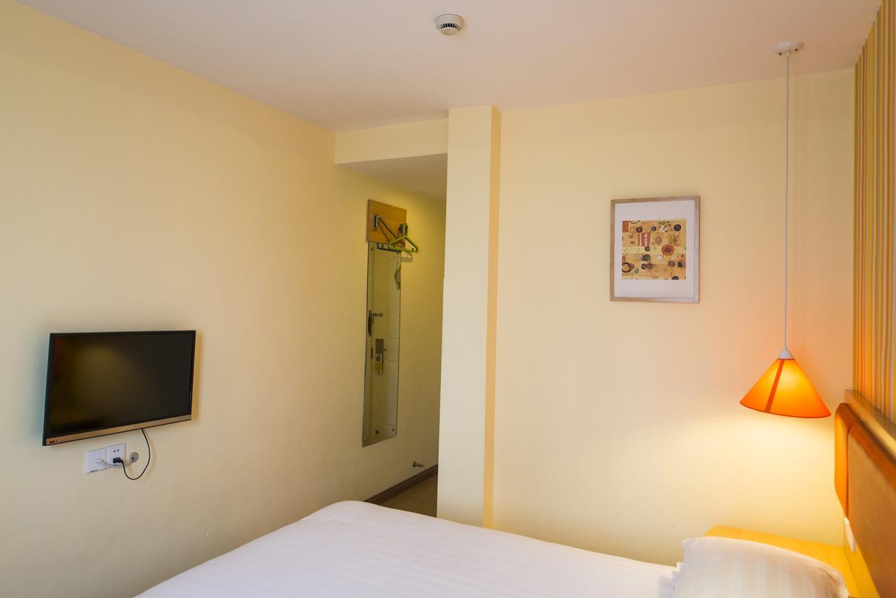 Home Inn Shanghai Lujiabang Road Metro Station Екстер'єр фото